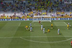 多特领先！蔚山HD后场传球被断，小贝林厄姆助攻斯文松破门