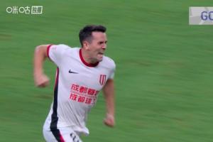 悲喜两重天！蓉城绝平后众生相：周定洋狂奔庆祝 薛庆浩无奈