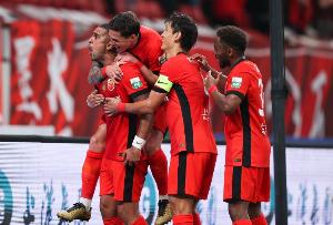 足球报：中超争冠梯队外援实力日渐趋同，保级队对外援依赖度更高