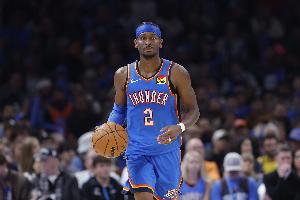 继续三节打卡！亚历山大21中12砍30分1板3助2断1帽 第三节6中6