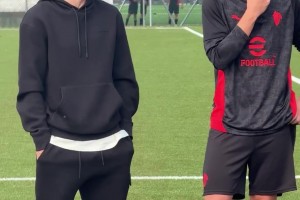 莫德里奇在训练场，激励红黑军团的年轻一代